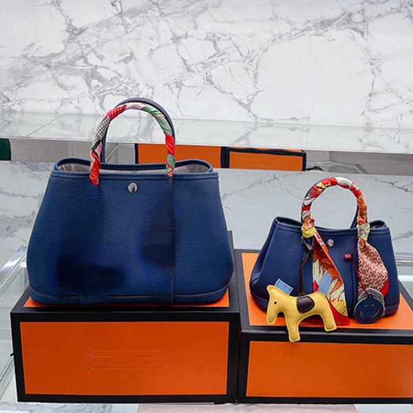 shoulder bags garden 25 totes women soft cowhide handbags purse leather bag cross body removable strap ribbons decoration interior
shoulder bags garden 25 totes women soft cowhide handbags purse leather bag cross body removable strap ribbons decoration interior