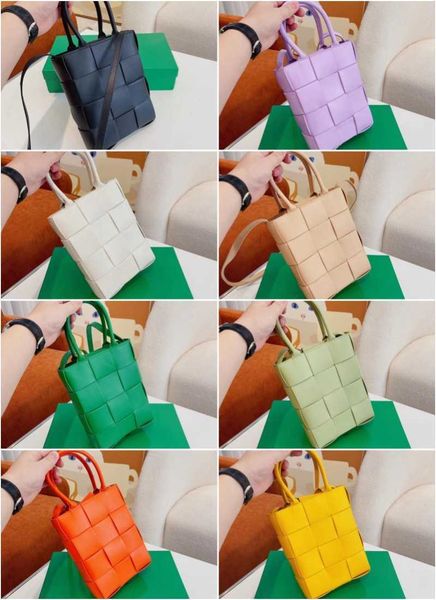 mini bucket bag designer leather wallet light luxury drawstring crossbody fashion wild for women classic famous brand shopping purses 221205
mini bucket bag designer leather wallet light luxury drawstring crossbody fashion wild for women classic famous brand shopping purses 221205