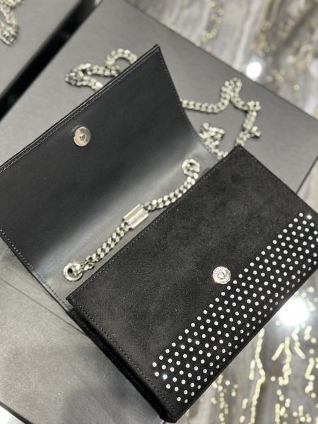 luxury designer shoulder bag y high-quality clutch diamond inlaid crossbody fashion women's handbag leather pig nose armpit bag lady
luxury designer shoulder bag y high-quality clutch diamond inlaid crossbody fashion women's handbag leather pig nose armpit bag lady