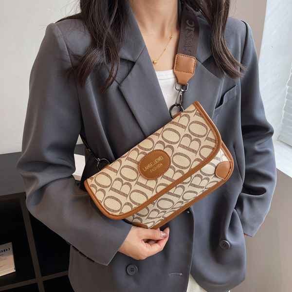 waist bag s designer pu leather fanny pack brand letter printed shoulder crossbody chest banana hip lady belt 221203
waist bag s designer pu leather fanny pack brand letter printed shoulder crossbody chest banana hip lady belt 221203