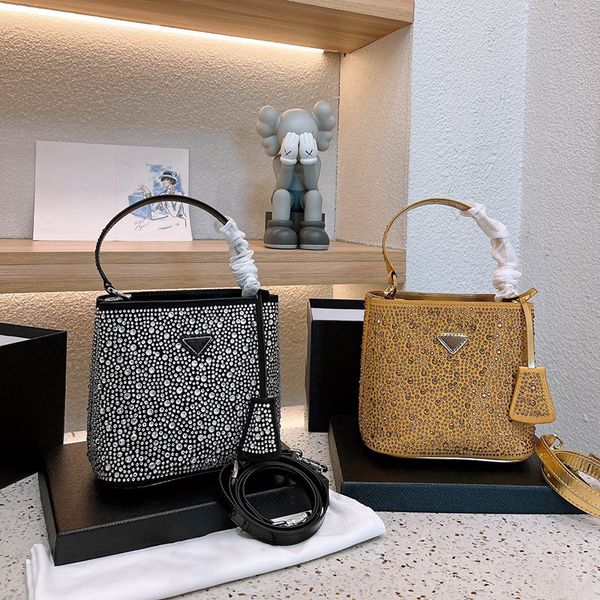bucket bag designer bag womens handbags shoulder rhinestone bags vintage crossbody purse simple luxurys handbag women beach wallet 221205
bucket bag designer bag womens handbags shoulder rhinestone bags vintage crossbody purse simple luxurys handbag women beach wallet 221205