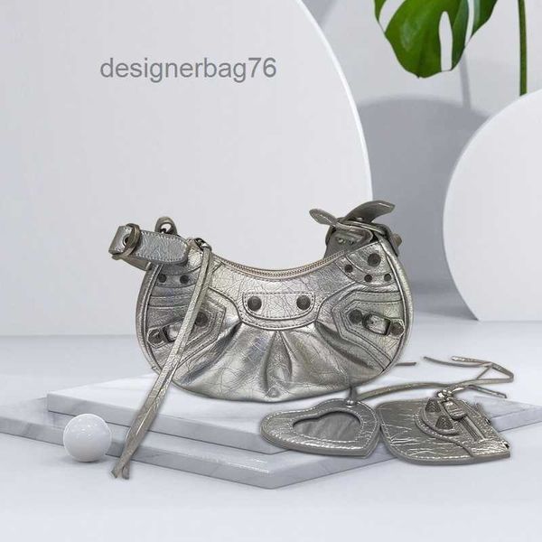 designer handbags crossbody balencaigass fashion bags locomotive bag three in rivet one fold crescent oil wax leather underarm female diagon
designer handbags crossbody balencaigass fashion bags locomotive bag three in rivet one fold crescent oil wax leather underarm female diagon