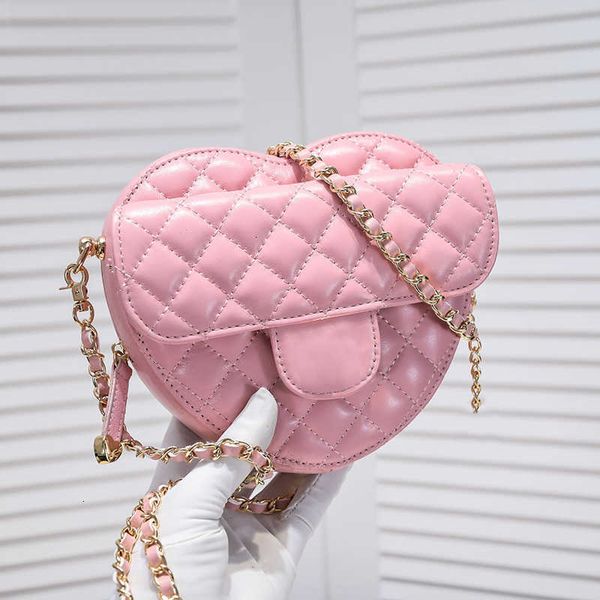 cc bag wallets 2022ss f/w france womens classic mini quilted heart zipper vanity bags lambskin cosmetic case gold metal hardware matelasse c, Red;black
cc bag wallets 2022ss f/w france womens classic mini quilted heart zipper vanity bags lambskin cosmetic case gold metal hardware matelasse c, Red;black