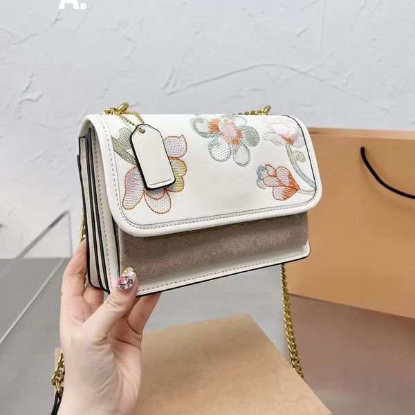designer crossbody bags fashion casual letter embroidery floral decoration shoulder bag internal compartment zipper pocket large capacity co, Black;red
designer crossbody bags fashion casual letter embroidery floral decoration shoulder bag internal compartment zipper pocket large capacity co, Black;red
