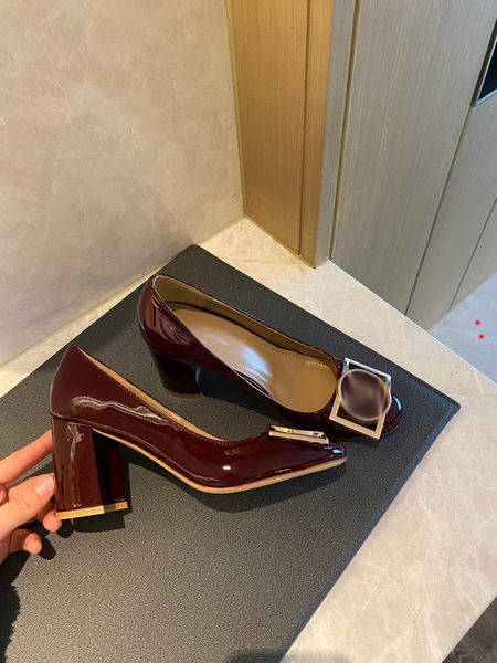 2023 high heel shoes wedding shoe real leather pointed toes women nude black patent leathers size 35-40 -g040
2023 high heel shoes wedding shoe real leather pointed toes women nude black patent leathers size 35-40 -g040