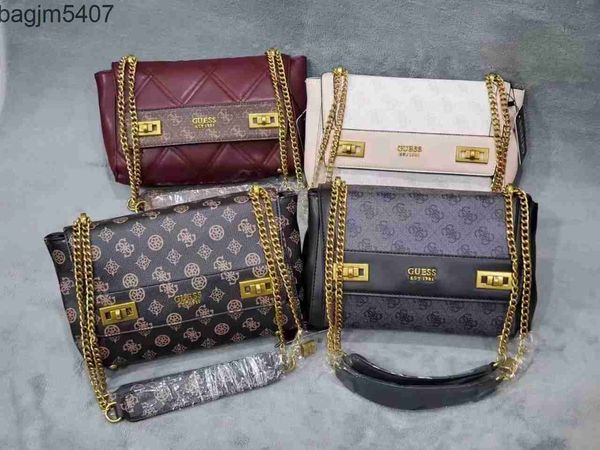 2023 latest hand bag store discounts are 55% new spring women's fashionable clasp flap shoulder bag
2023 latest hand bag store discounts are 55% new spring women's fashionable clasp flap shoulder bag