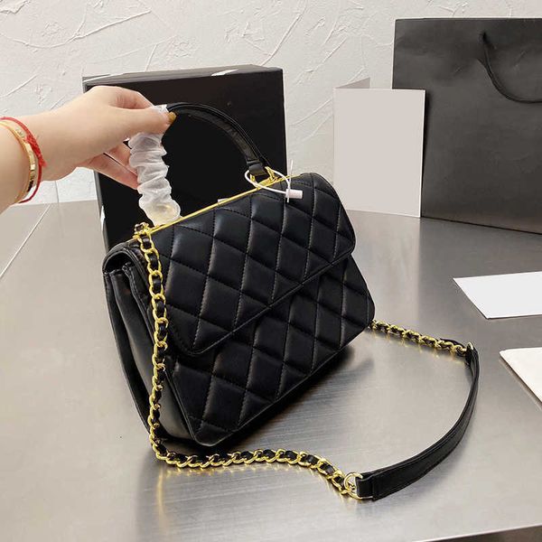 cc bag wallets 22p calfskin leather trendy bags handle totes quilted matelasse chain cross body shoulder classic flap large capacity fam, Red;black
cc bag wallets 22p calfskin leather trendy bags handle totes quilted matelasse chain cross body shoulder classic flap large capacity fam, Red;black