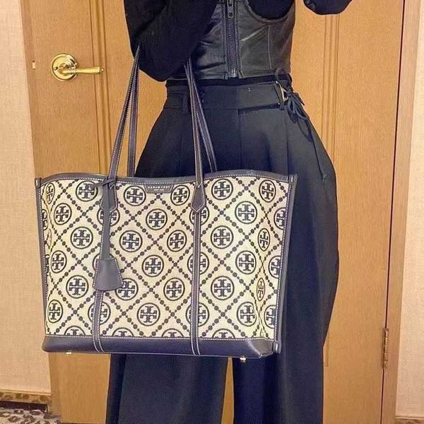 designer luxury women bag tory handbag tb fashion inclined shoulder bags versatile purses tories burchs totes large capacity saddle coal wal
designer luxury women bag tory handbag tb fashion inclined shoulder bags versatile purses tories burchs totes large capacity saddle coal wal