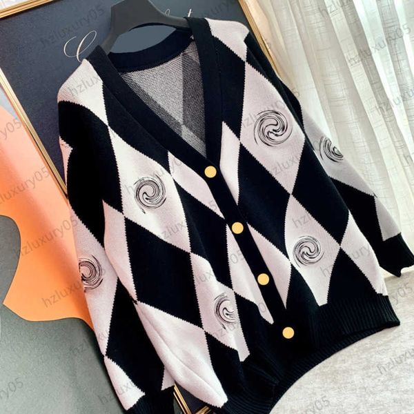 womens sweater contrast color diamond logo printing loose knit sweaters button flap v-neck long sleeves warm knitwear classic design joker w, White;black
womens sweater contrast color diamond logo printing loose knit sweaters button flap v-neck long sleeves warm knitwear classic design joker w, White;black