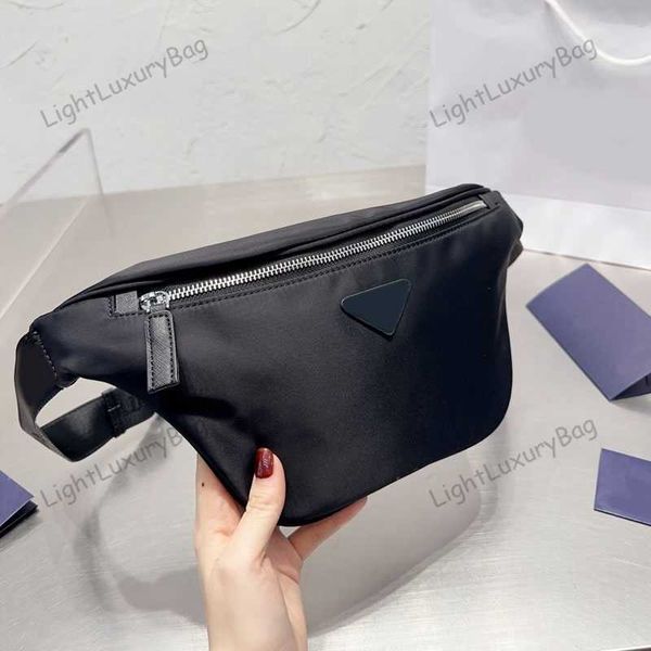 convenient fashion waist bag designer practical chest wallet light luxury leisure for men women classic famous brand shopping purses 221206
convenient fashion waist bag designer practical chest wallet light luxury leisure for men women classic famous brand shopping purses 221206