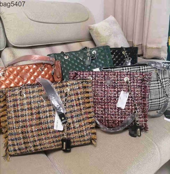 store discounts are 55% design small square bag gs767923 tote large capacity women's woolen shoulder
store discounts are 55% design small square bag gs767923 tote large capacity women's woolen shoulder