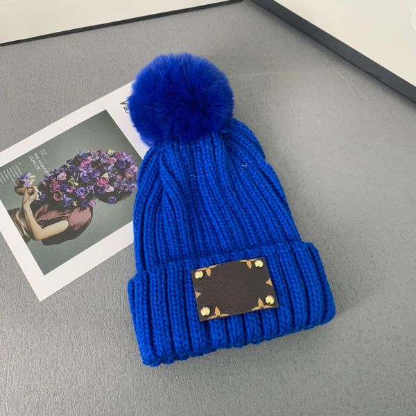 luxurys designer winter knitted beanie woolen hat brand letter flower for women chunky knit thick warm faux fur pom beanies hats female bonn, Blue;gray
luxurys designer winter knitted beanie woolen hat brand letter flower for women chunky knit thick warm faux fur pom beanies hats female bonn, Blue;gray