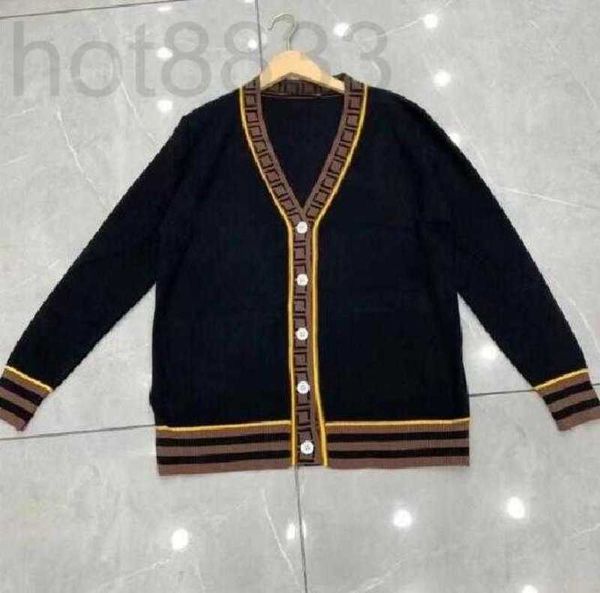 women's sweaters designer fashion knits kint wear high-end luxury double f letter print jacquard spliced cardigan v-neck sweater pt6b, White;black
women's sweaters designer fashion knits kint wear high-end luxury double f letter print jacquard spliced cardigan v-neck sweater pt6b, White;black