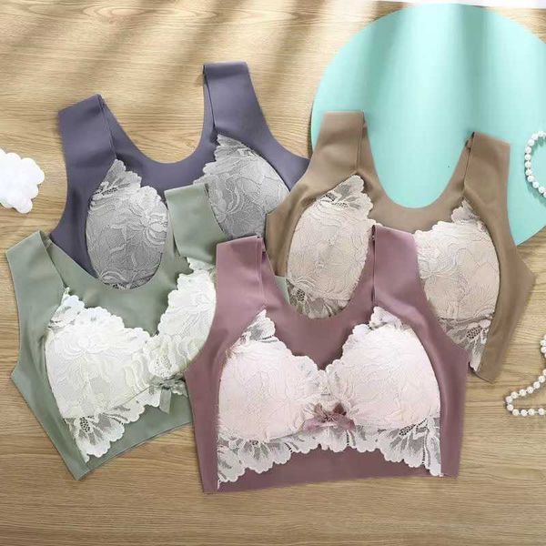 seamless bra big breasts show small thin section fat girl vest type anti-sagging female no steel ring large size lace underwear, Red;black
seamless bra big breasts show small thin section fat girl vest type anti-sagging female no steel ring large size lace underwear, Red;black