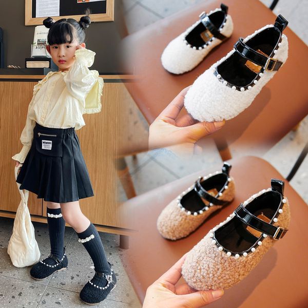 sneakers baby girls winter shoes warm cotton toddlers kids casual flats princess sweet children school for party wedding pearls 221205, Black;red
sneakers baby girls winter shoes warm cotton toddlers kids casual flats princess sweet children school for party wedding pearls 221205, Black;red