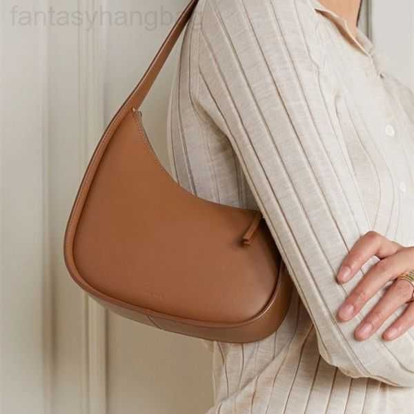 the row bag designer bags leather waist bags half moon bag minority high kendou one shoulder leather underarm bagclassic tote bag the row
the row bag designer bags leather waist bags half moon bag minority high kendou one shoulder leather underarm bagclassic tote bag the row