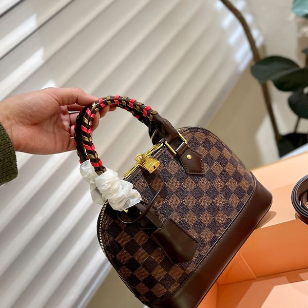 2022 women luxury designer tote bag new fashion practical large capacity with two colors handbag lady crossbody bag
2022 women luxury designer tote bag new fashion practical large capacity with two colors handbag lady crossbody bag