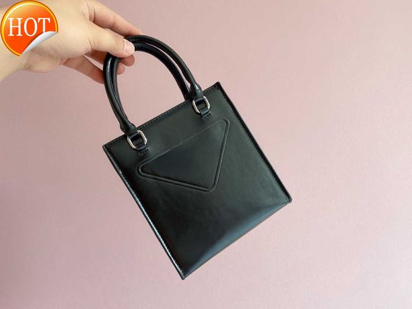 women's luxury designer handbags fashion solid soft handle vertical tote bag mini long strap single shoulder bags full gift box package
women's luxury designer handbags fashion solid soft handle vertical tote bag mini long strap single shoulder bags full gift box package