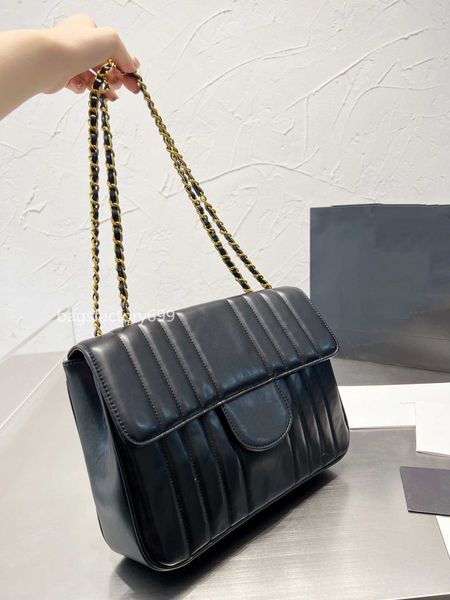 cc bag wallets women vintage classic flap shoulder bag fashion large capacity genuine leather quilted adjustable chain luxury designer messe, Red;black
cc bag wallets women vintage classic flap shoulder bag fashion large capacity genuine leather quilted adjustable chain luxury designer messe, Red;black