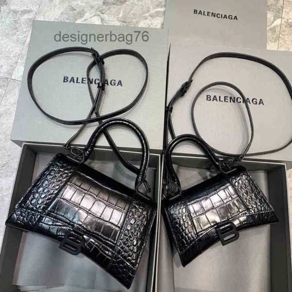 designer handbags crossbody balencaigass fashion bags women bags high version female 2022 pink hourglass crocodile paern grade net red messe
designer handbags crossbody balencaigass fashion bags women bags high version female 2022 pink hourglass crocodile paern grade net red messe