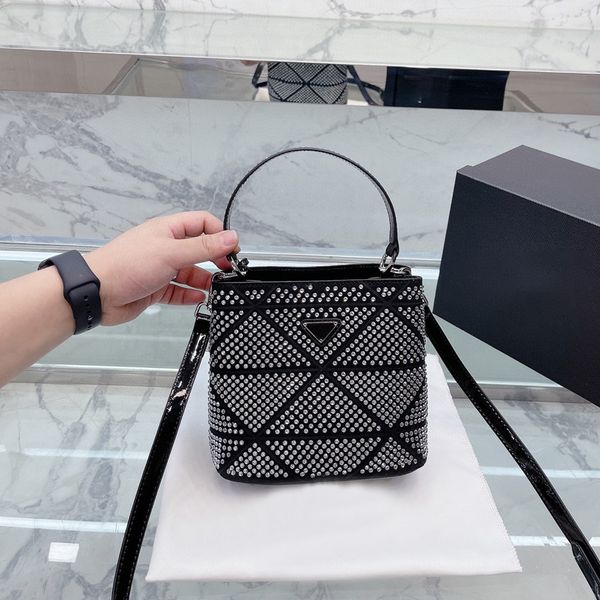 5a luxury designer bag bright diamond fashion exquisite large capacity high sense single shoulder handbag
5a luxury designer bag bright diamond fashion exquisite large capacity high sense single shoulder handbag