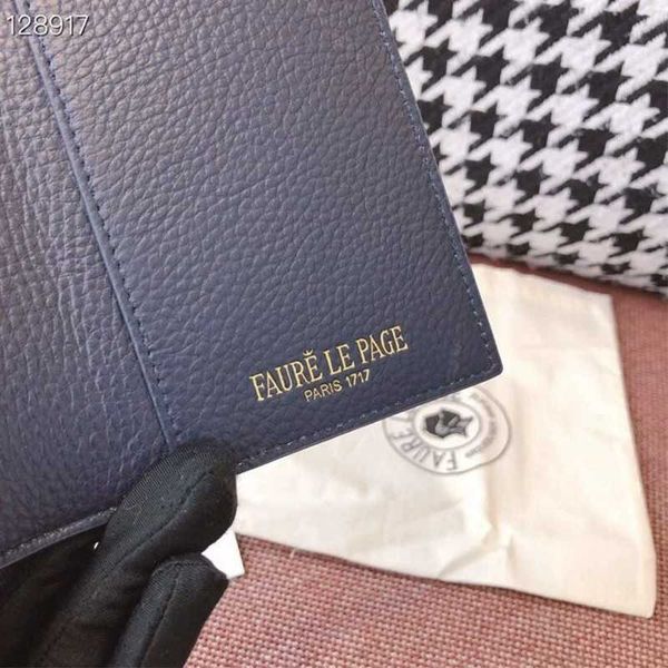 women's brand designer purse 2023 new texture cowhide fishscale passport bag fashion multifunctional wallet factory direct sales, Red;black
women's brand designer purse 2023 new texture cowhide fishscale passport bag fashion multifunctional wallet factory direct sales, Red;black