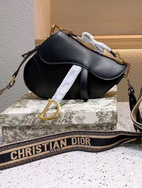 handbag saddles bag with strap designer bag backpacks tote wallet magnetic metal pendant purses 5a shoulder bags womens crossbody handbags 0
handbag saddles bag with strap designer bag backpacks tote wallet magnetic metal pendant purses 5a shoulder bags womens crossbody handbags 0