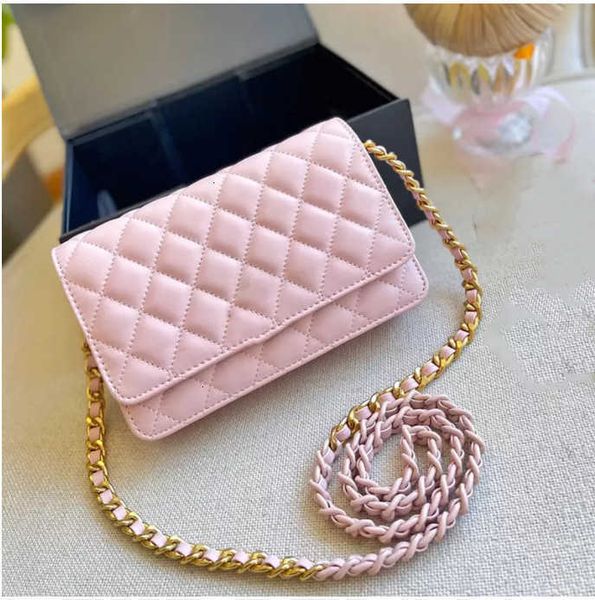 cc bag wallets 19cm womens wallet with two-tone card holder bags classic mini flap quilted gold matelasse chain crossbody shoulder luxury de, Red;black
cc bag wallets 19cm womens wallet with two-tone card holder bags classic mini flap quilted gold matelasse chain crossbody shoulder luxury de, Red;black