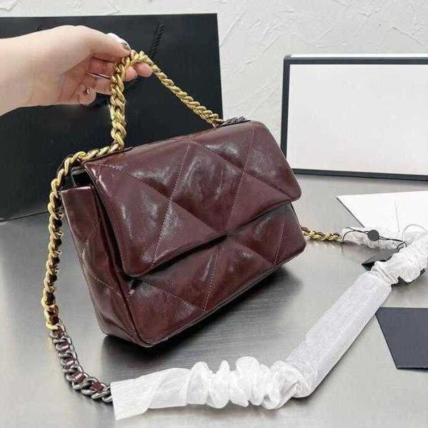 cc bag wallets oil wax leather classic flap shoulder bags double chains ladies multi pochette womens outdoor sacoche totes large capacity lu, Red;black
cc bag wallets oil wax leather classic flap shoulder bags double chains ladies multi pochette womens outdoor sacoche totes large capacity lu, Red;black