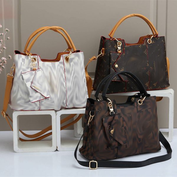 22 new wave dobochet women's designer cross-body bag fashion ladies cross-body bag quilted double set mini tote chain round coin luxury
22 new wave dobochet women's designer cross-body bag fashion ladies cross-body bag quilted double set mini tote chain round coin luxury
