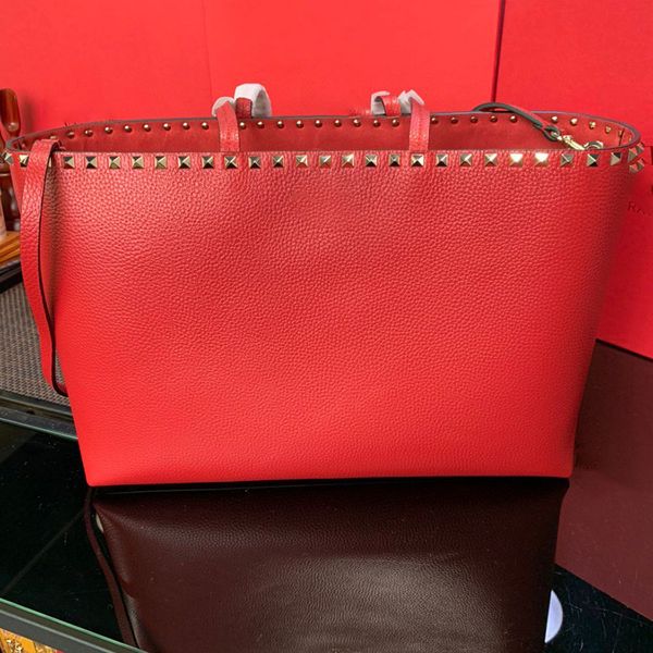 fashion bags women crossbody purse travel shoulder handbag cow leather garavani rockstud bags 48cm yld 202212061
fashion bags women crossbody purse travel shoulder handbag cow leather garavani rockstud bags 48cm yld 202212061