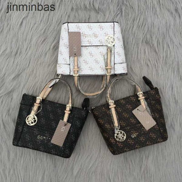 2023 latest hand bag the shop has a 60% discount gs guejia solid old flower print embossed portable tote shopping bag mummy one shoulder wom
2023 latest hand bag the shop has a 60% discount gs guejia solid old flower print embossed portable tote shopping bag mummy one shoulder wom