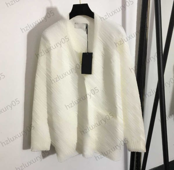 womens jacket three-dimensional letter jacquard striped decoration solid color buttons jackets v-neck pockets long sleeve knit coats fashion, Black;brown
womens jacket three-dimensional letter jacquard striped decoration solid color buttons jackets v-neck pockets long sleeve knit coats fashion, Black;brown