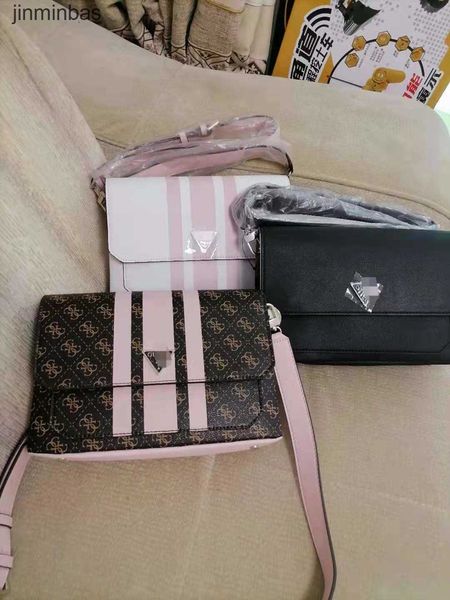 2023 latest hand bag the shop has a 60% discount vs810820 color contrast shoulder bag gs silk screen classic coffee women's
2023 latest hand bag the shop has a 60% discount vs810820 color contrast shoulder bag gs silk screen classic coffee women's