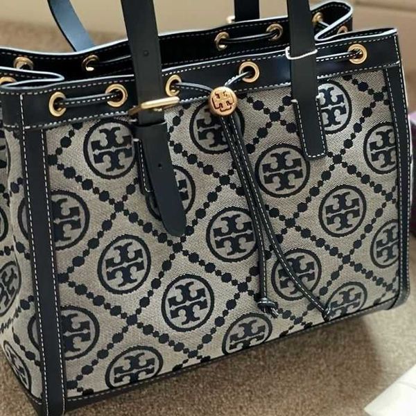 designer luxury women bag tory handbag tb fashion inclined shoulder bags versatile purses tories burchs totes large capacity saddle coal wal
designer luxury women bag tory handbag tb fashion inclined shoulder bags versatile purses tories burchs totes large capacity saddle coal wal