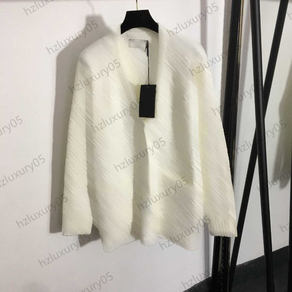 womens jacket three-dimensional letter jacquard striped decoration solid color buttons jackets v-neck pockets long sleeve knit coats fashion, Black;brown
womens jacket three-dimensional letter jacquard striped decoration solid color buttons jackets v-neck pockets long sleeve knit coats fashion, Black;brown