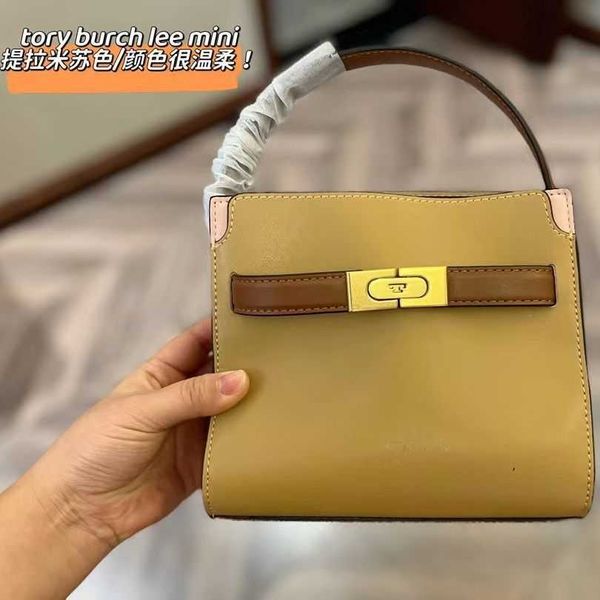 designer luxury women the tote bag fashion versatile handbags shoulder crossbody bags purse tories totes large capacity saddle wallets 7a fl
designer luxury women the tote bag fashion versatile handbags shoulder crossbody bags purse tories totes large capacity saddle wallets 7a fl