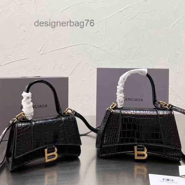 designer handbags crossbody balencaigass fashion bags 2022 b-shaped bag net red leather hourglass crocodile paern paris portable one shoulde
designer handbags crossbody balencaigass fashion bags 2022 b-shaped bag net red leather hourglass crocodile paern paris portable one shoulde