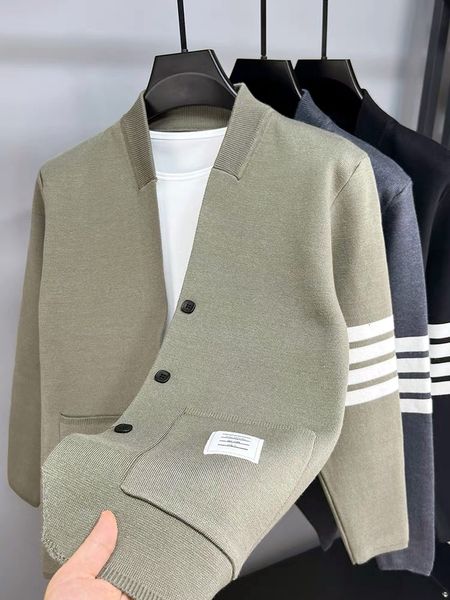 men's sweaters fashion brand autumn knitted cardigan men's sweater shawl casual simple pure color coat men 221206, White;black
men's sweaters fashion brand autumn knitted cardigan men's sweater shawl casual simple pure color coat men 221206, White;black