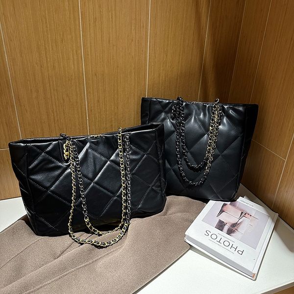 autumn and winter new style eveningbag small fragrant rhombic handbag chain tote bags large capacity one shoulder crossbody underarm bag
autumn and winter new style eveningbag small fragrant rhombic handbag chain tote bags large capacity one shoulder crossbody underarm bag