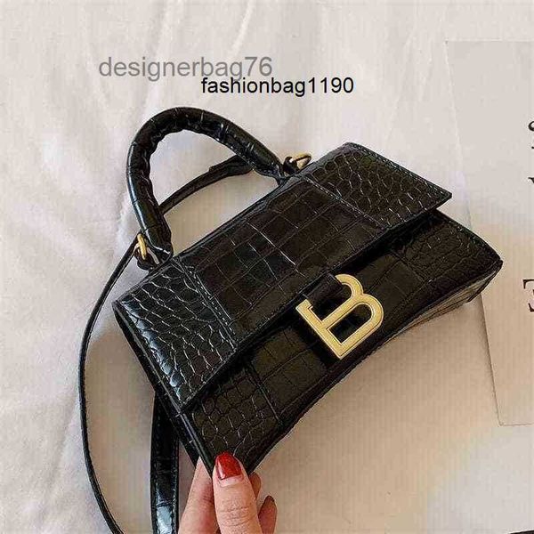 designer handbags crossbody balencaigass fashion bags 2022 bag women's underarm single shoulder staff retro foreign style stone paern h
designer handbags crossbody balencaigass fashion bags 2022 bag women's underarm single shoulder staff retro foreign style stone paern h