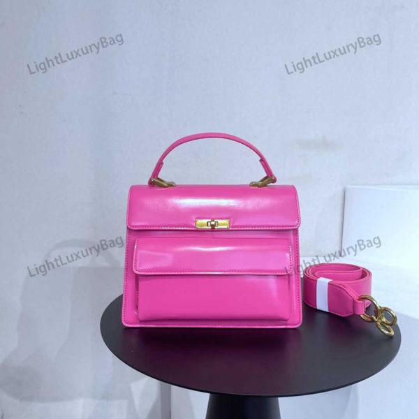 designer crossbody square bag fashion cross body satchel elegant womens real leather classic luxury handsquare bags tote female purses 22120
designer crossbody square bag fashion cross body satchel elegant womens real leather classic luxury handsquare bags tote female purses 22120