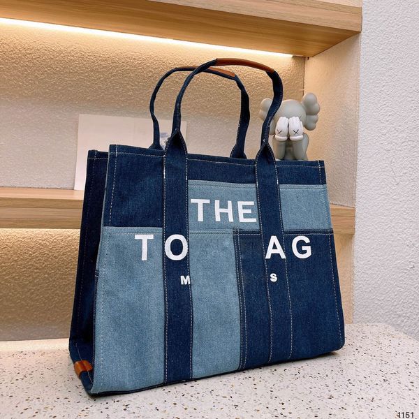 luxury designer bags large capacity tote women handbag fashion shoulder bag classic crossbody boutique bag exquisite color matching quality
luxury designer bags large capacity tote women handbag fashion shoulder bag classic crossbody boutique bag exquisite color matching quality