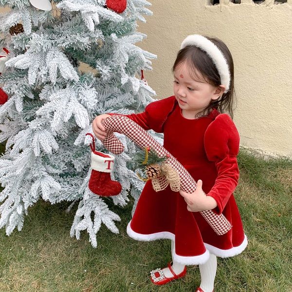 2022 girl velvet sleeves dress festival bow collar princess party children red and white ruffle the sweet suit new year present, Red;yellow
2022 girl velvet sleeves dress festival bow collar princess party children red and white ruffle the sweet suit new year present, Red;yellow