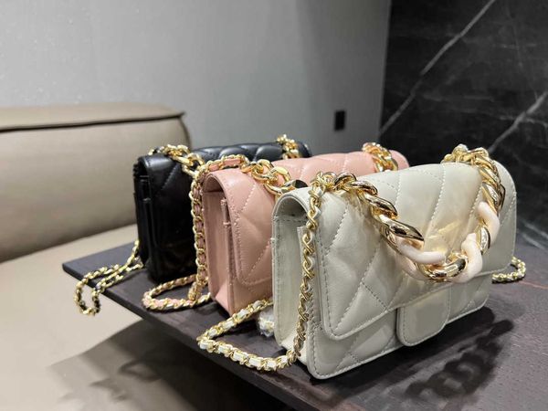 cc bag wallets 2022 19 woc mini bag two-color chain with original hardware purses wholesale channel cross body bags designer's change, Red;black
cc bag wallets 2022 19 woc mini bag two-color chain with original hardware purses wholesale channel cross body bags designer's change, Red;black