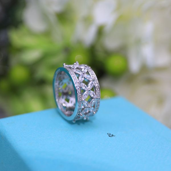 band rings designers ring fashion women jewelrys gift luxurys diamond silver rings designer couple jewelry gifts simple personalized style p
band rings designers ring fashion women jewelrys gift luxurys diamond silver rings designer couple jewelry gifts simple personalized style p