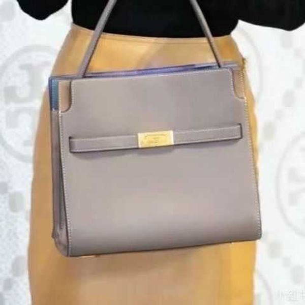 designer luxury women the tote bag fashion versatile handbags shoulder crossbody bags purse tories totes large capacity saddle wallets 7a oq
designer luxury women the tote bag fashion versatile handbags shoulder crossbody bags purse tories totes large capacity saddle wallets 7a oq