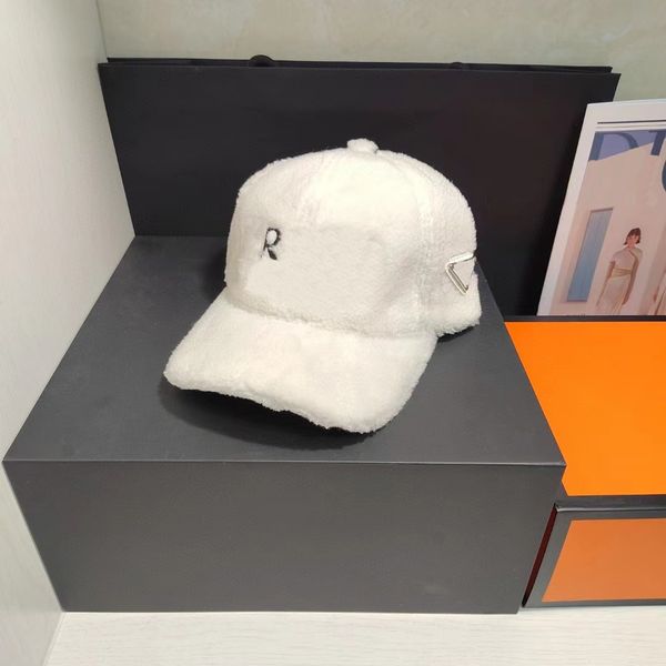 2023 mens cap luxurys desingers highs quality street caps fashion baseball hats men's womens sports caps forward signature of triangle, Blue;gray
2023 mens cap luxurys desingers highs quality street caps fashion baseball hats men's womens sports caps forward signature of triangle, Blue;gray