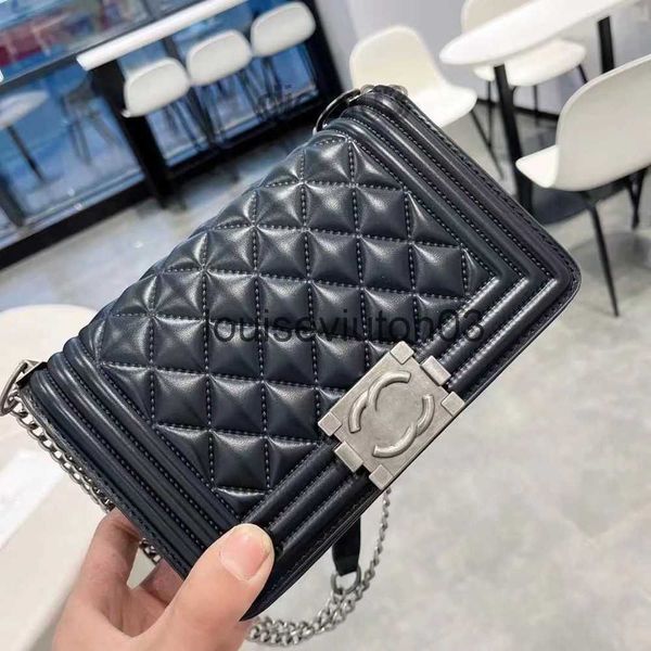 designer channel bag tote shoulder handbag luxurious mens womans spicy mom of the same style for casual fashion lingge chain leather messeng
designer channel bag tote shoulder handbag luxurious mens womans spicy mom of the same style for casual fashion lingge chain leather messeng