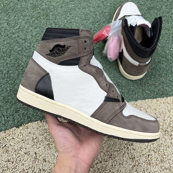 authentic travis scotts shoes 1 high og ts sp sail black dark mocha university red men women sports sneakers with original box cd4487-100 si
authentic travis scotts shoes 1 high og ts sp sail black dark mocha university red men women sports sneakers with original box cd4487-100 si